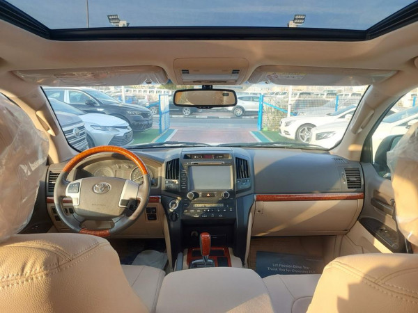 Toyota Land Cruiser 2015  White LHD Petrol AT SUV 4WD view 8