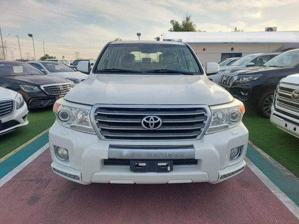 Toyota Land Cruiser 2015  White LHD Petrol AT SUV 4WD view 11