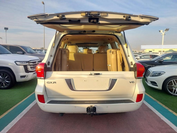 Toyota Land Cruiser 2015  White LHD Petrol AT SUV 4WD view 12