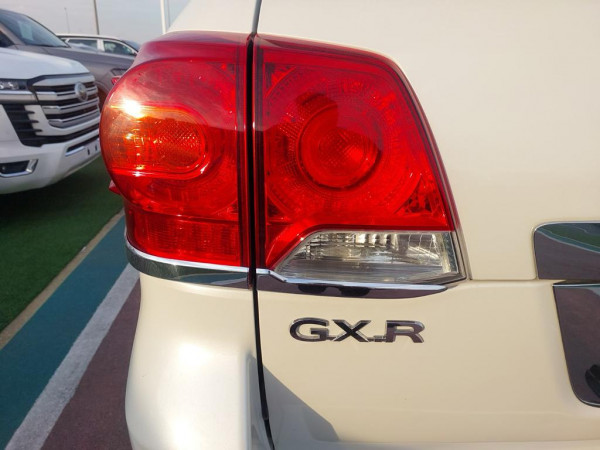 Toyota Land Cruiser 2015  White LHD Petrol AT SUV 4WD view 13