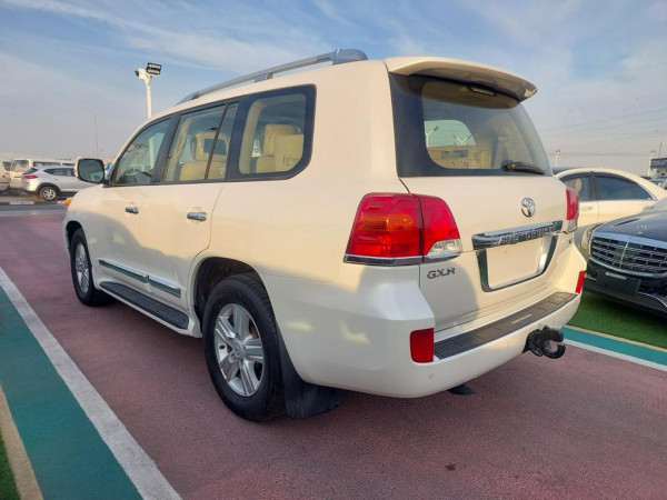 Toyota Land Cruiser 2015  White LHD Petrol AT SUV 4WD view 15