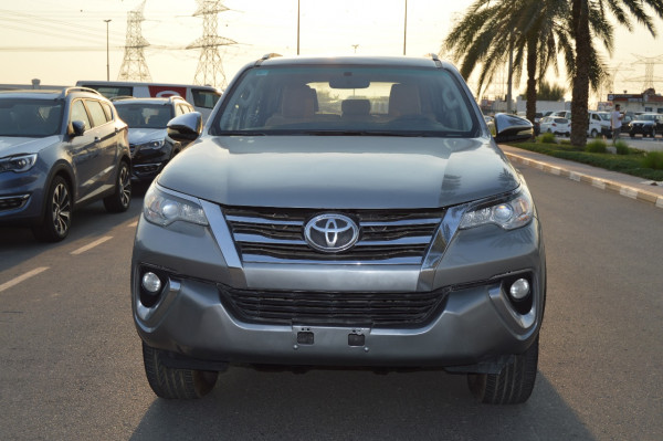 Toyota Fortuner 2018/ Grey LHD Petrol AT SUV 4WD