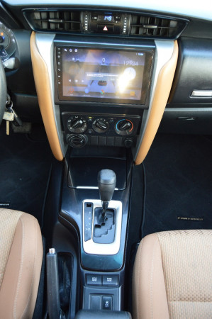 Toyota Fortuner 2018/ Grey LHD Petrol AT SUV 4WD view 3