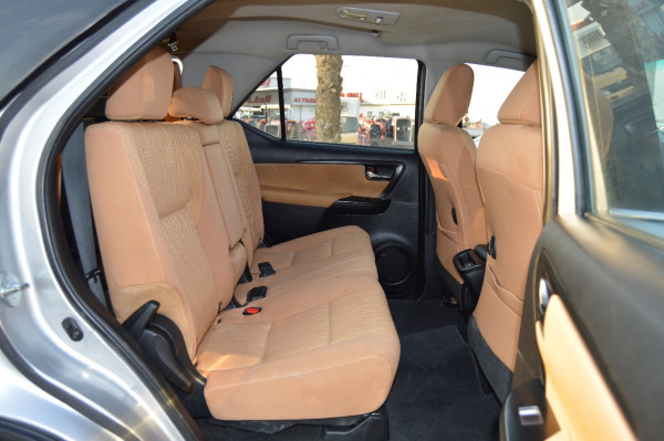 Toyota Fortuner 2018/ Grey LHD Petrol AT SUV 4WD view 4