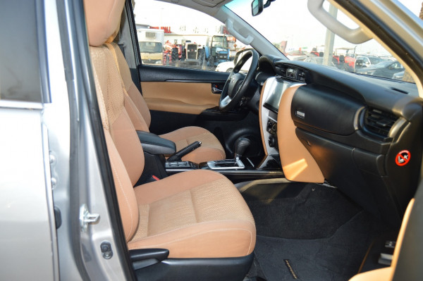 Toyota Fortuner 2018/ Grey LHD Petrol AT SUV 4WD view 7