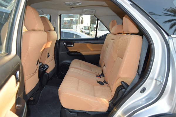 Toyota Fortuner 2018/ Grey LHD Petrol AT SUV 4WD view 8