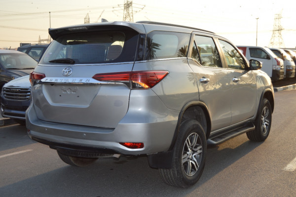 Toyota Fortuner 2018/ Grey LHD Petrol AT SUV 4WD view 11