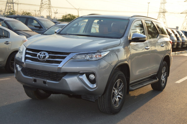 Toyota Fortuner 2018/ Grey LHD Petrol AT SUV 4WD view 12