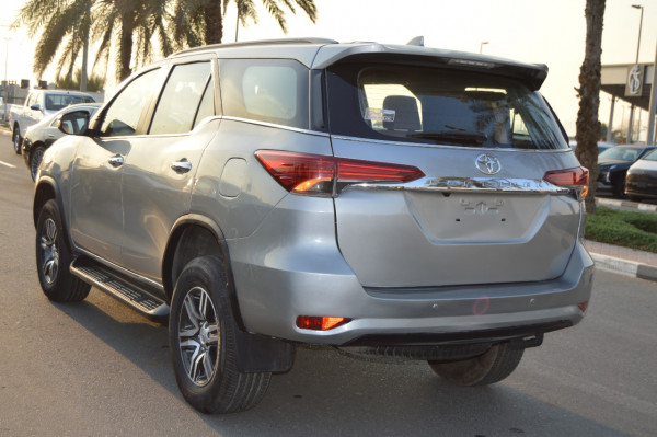 Toyota Fortuner 2018/ Grey LHD Petrol AT SUV 4WD view 13