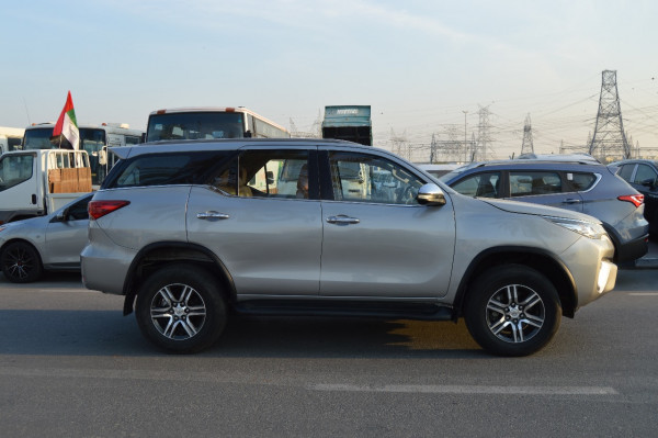 Toyota Fortuner 2018/ Grey LHD Petrol AT SUV 4WD view 15