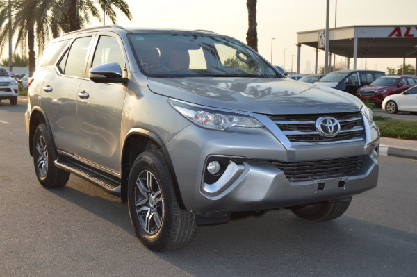 Toyota Fortuner 2018/ Grey LHD Petrol AT SUV 4WD view 19