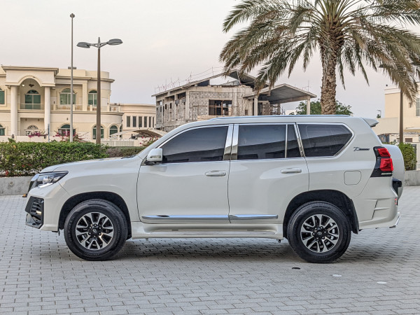 Toyota LAND CRUISER PRADO 2011/ White LHD Petrol AT SUV 4WD view 15