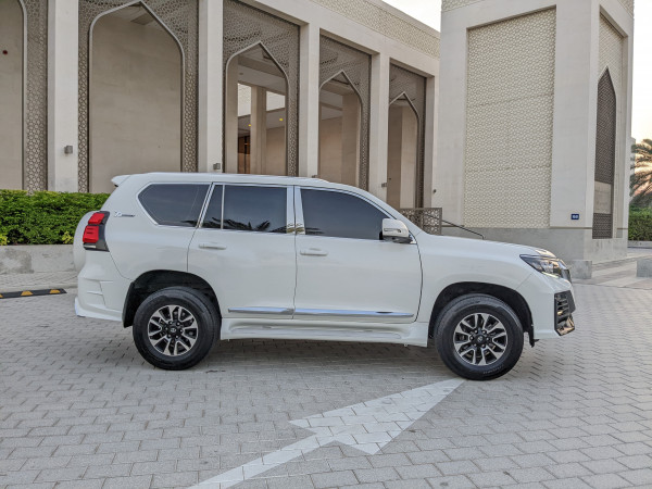 Toyota LAND CRUISER PRADO 2011/ White LHD Petrol AT SUV 4WD view 19