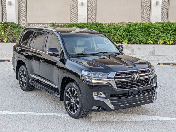Toyota Land Cruiser 2016/ Black LHD Petrol AT SUV 4WD view 2