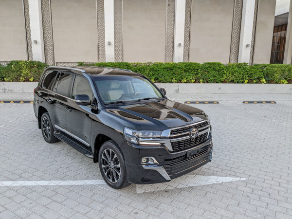 Toyota Land Cruiser 2016/ Black LHD Petrol AT SUV 4WD view 3