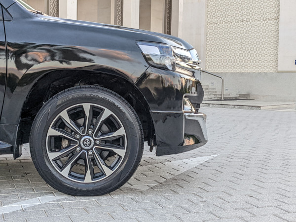 Toyota Land Cruiser 2016/ Black LHD Petrol AT SUV 4WD view 4