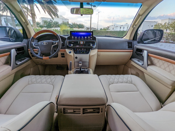 Toyota Land Cruiser 2016/ Black LHD Petrol AT SUV 4WD view 11
