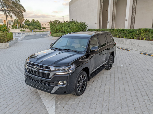 Toyota Land Cruiser 2016/ Black LHD Petrol AT SUV 4WD view 12