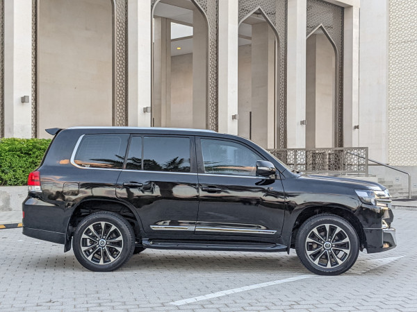 Toyota Land Cruiser 2016/ Black LHD Petrol AT SUV 4WD view 22