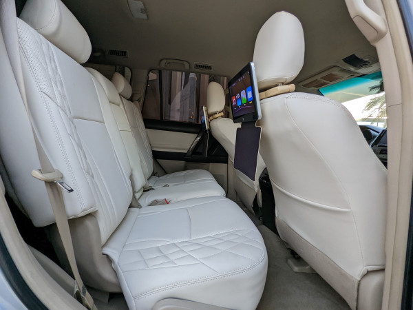 Toyota LAND CRUISER PRADO 2011  Silver LHD Petrol AT SUV 4WD view 4