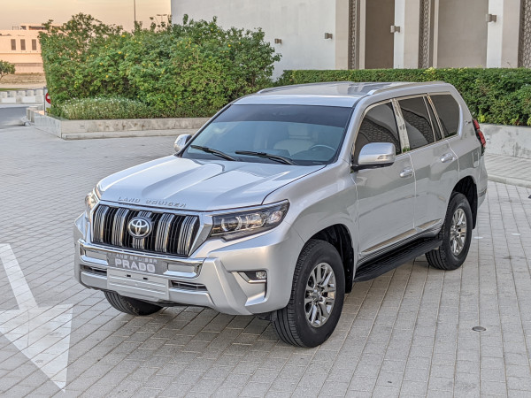 Toyota LAND CRUISER PRADO 2011  Silver LHD Petrol AT SUV 4WD view 12