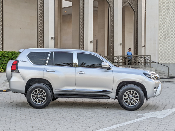 Toyota LAND CRUISER PRADO 2011  Silver LHD Petrol AT SUV 4WD view 17