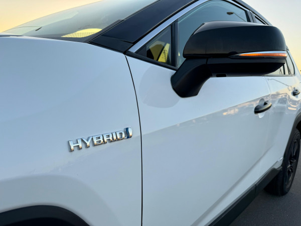 Toyota RAV 4 2021  White LHD Hybrid AT SUV Crossover 4WD