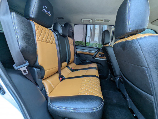 Mitsubishi Pajero 2017  Silver LHD Petrol AT SUV 4WD view 4