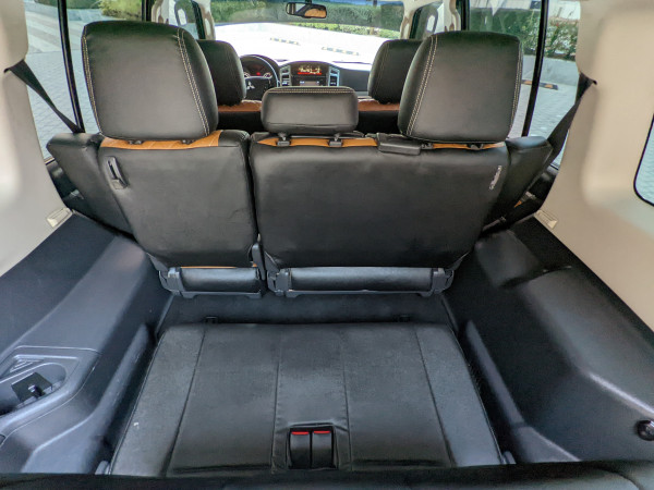Mitsubishi Pajero 2017  Silver LHD Petrol AT SUV 4WD view 5