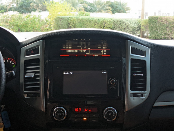Mitsubishi Pajero 2017  Silver LHD Petrol AT SUV 4WD view 8