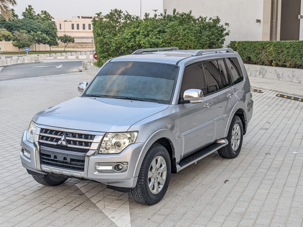 Mitsubishi Pajero 2017  Silver LHD Petrol AT SUV 4WD view 12