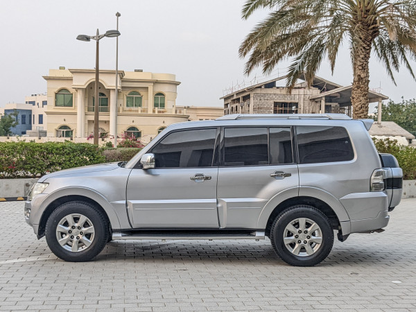 Mitsubishi Pajero 2017  Silver LHD Petrol AT SUV 4WD view 13