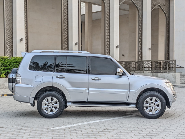 Mitsubishi Pajero 2017  Silver LHD Petrol AT SUV 4WD view 17