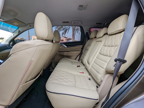 Mitsubishi Montero 2016/ Maroon LHD Petrol AT SUV 2WD view 10