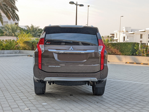 Mitsubishi Montero 2016/ Maroon LHD Petrol AT SUV 2WD view 14