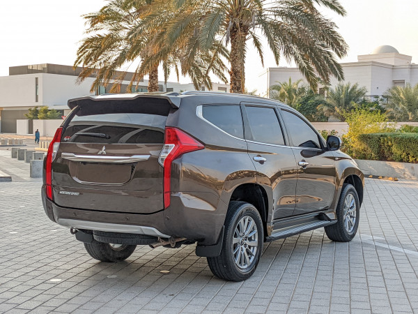 Mitsubishi Montero 2016/ Maroon LHD Petrol AT SUV 2WD view 17