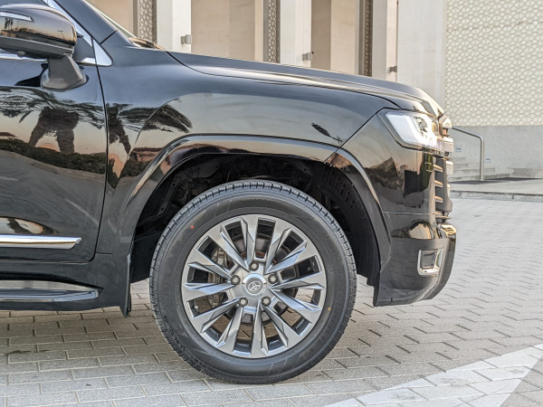 Toyota Land Cruiser 2013  Black LHD Petrol AT SUV 4WD view 5