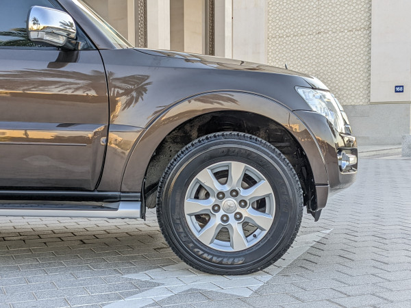 Mitsubishi Pajero 2017  Maroon LHD Petrol AT SUV 4WD view 3