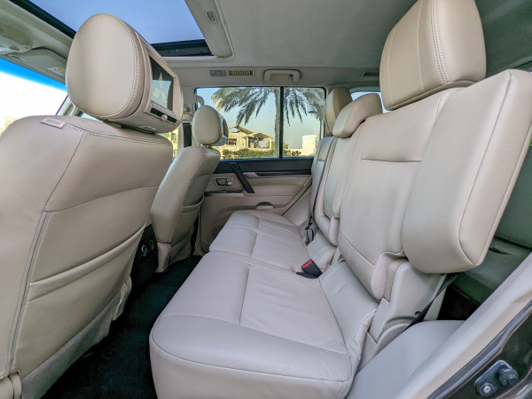 Mitsubishi Pajero 2017  Maroon LHD Petrol AT SUV 4WD view 7