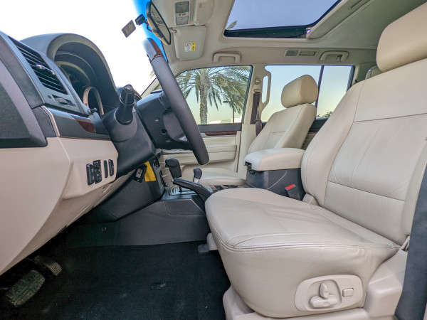 Mitsubishi Pajero 2017  Maroon LHD Petrol AT SUV 4WD view 10