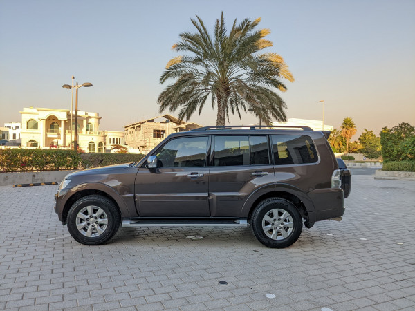 Mitsubishi Pajero 2017  Maroon LHD Petrol AT SUV 4WD view 14