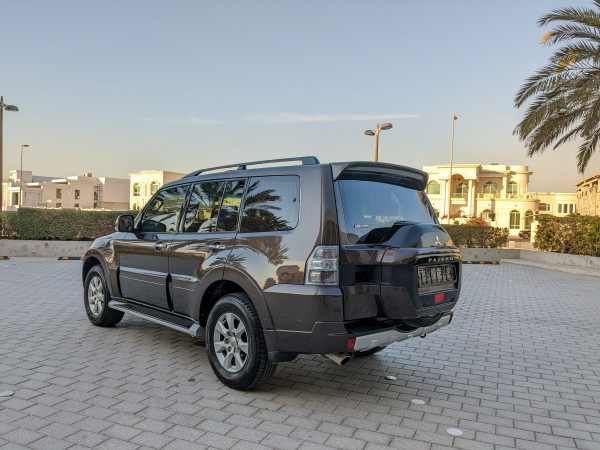 Mitsubishi Pajero 2017  Maroon LHD Petrol AT SUV 4WD view 16