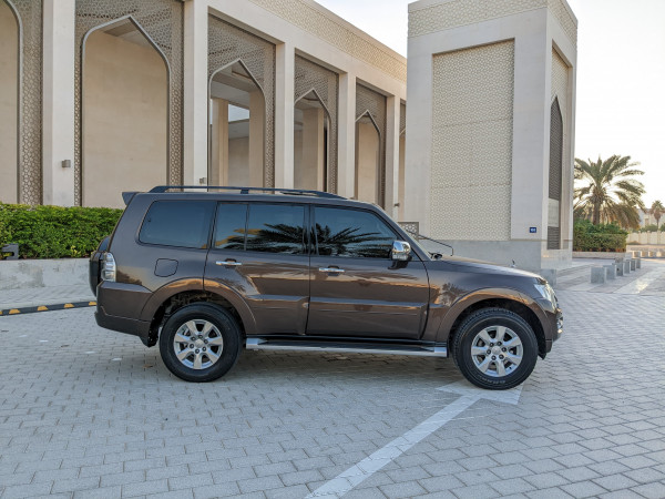 Mitsubishi Pajero 2017  Maroon LHD Petrol AT SUV 4WD view 20