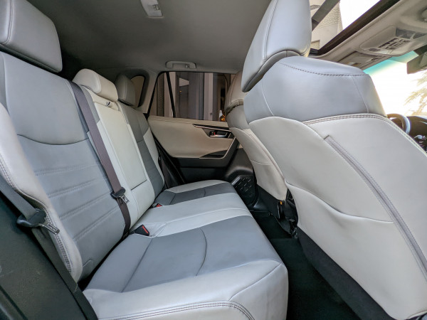 Toyota RAV 4 2019  Silver LHD Petrol AT SUV Crossover 2WD view 6