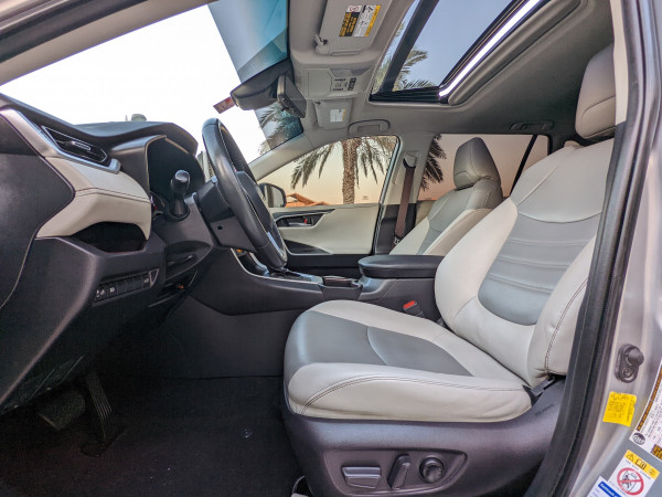 Toyota RAV 4 2019  Silver LHD Petrol AT SUV Crossover 2WD view 7