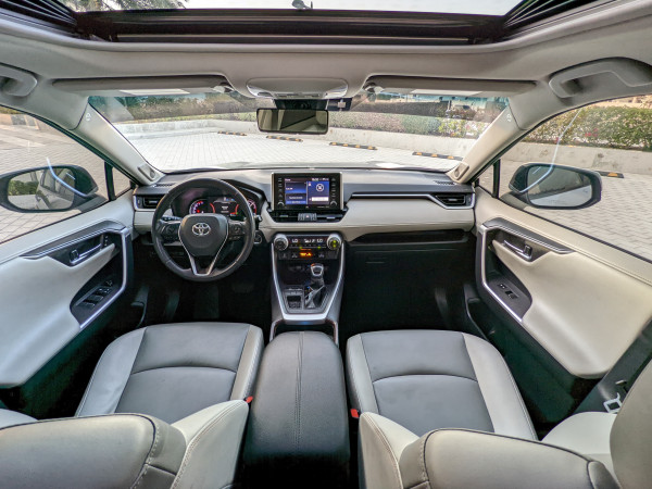 Toyota RAV 4 2019  Silver LHD Petrol AT SUV Crossover 2WD view 8