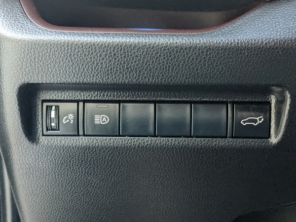 Toyota RAV 4 2019  Silver LHD Petrol AT SUV Crossover 2WD view 9