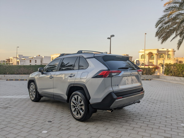 Toyota RAV 4 2019  Silver LHD Petrol AT SUV Crossover 2WD view 15