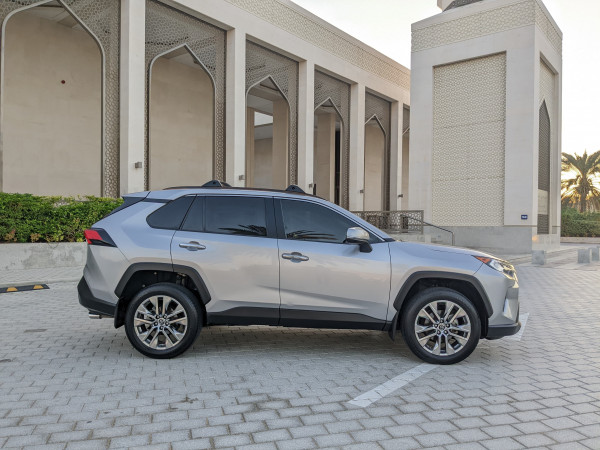 Toyota RAV 4 2019  Silver LHD Petrol AT SUV Crossover 2WD view 18