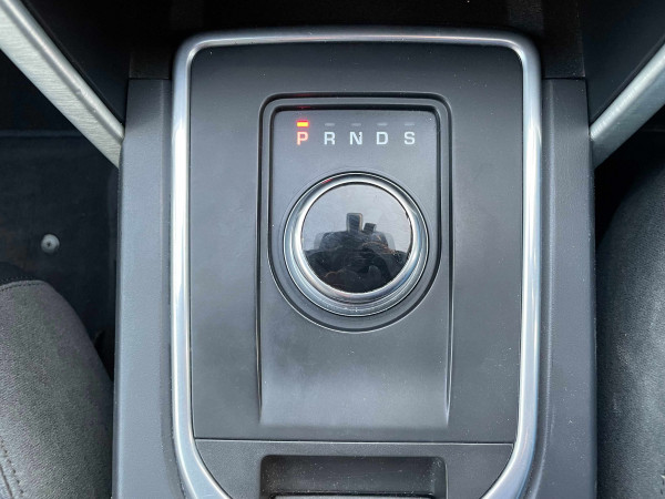 Land Rover Discovery 2016  Black RHD Diesel AT SUV 4WD view 4